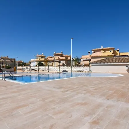 Preciosa Vivienda Unifamiliar גראן אלקנט